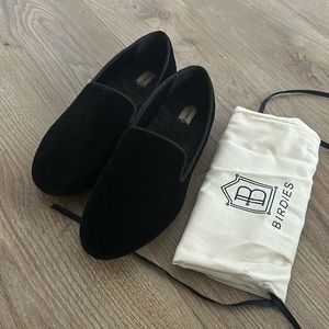 The Staring Birdie in Black Velvet with faux fur lining